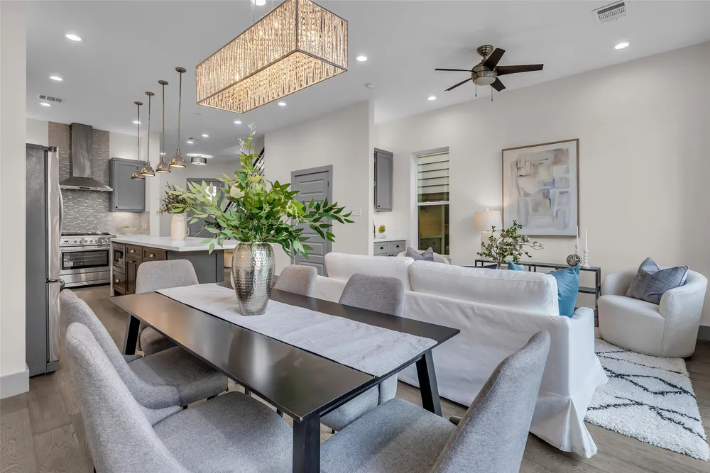1207 E 28th St, Houston, TX 77009
