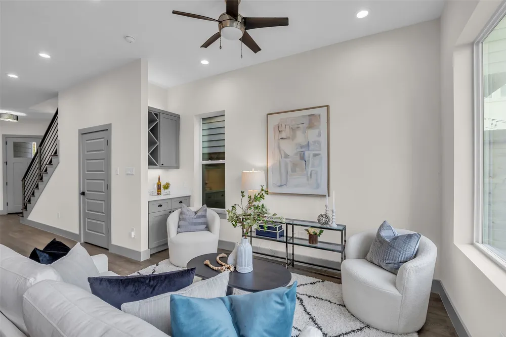 1207 E 28th St, Houston, TX 77009