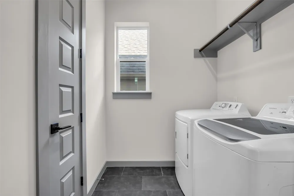 1207 E 28th St, Houston, TX 77009