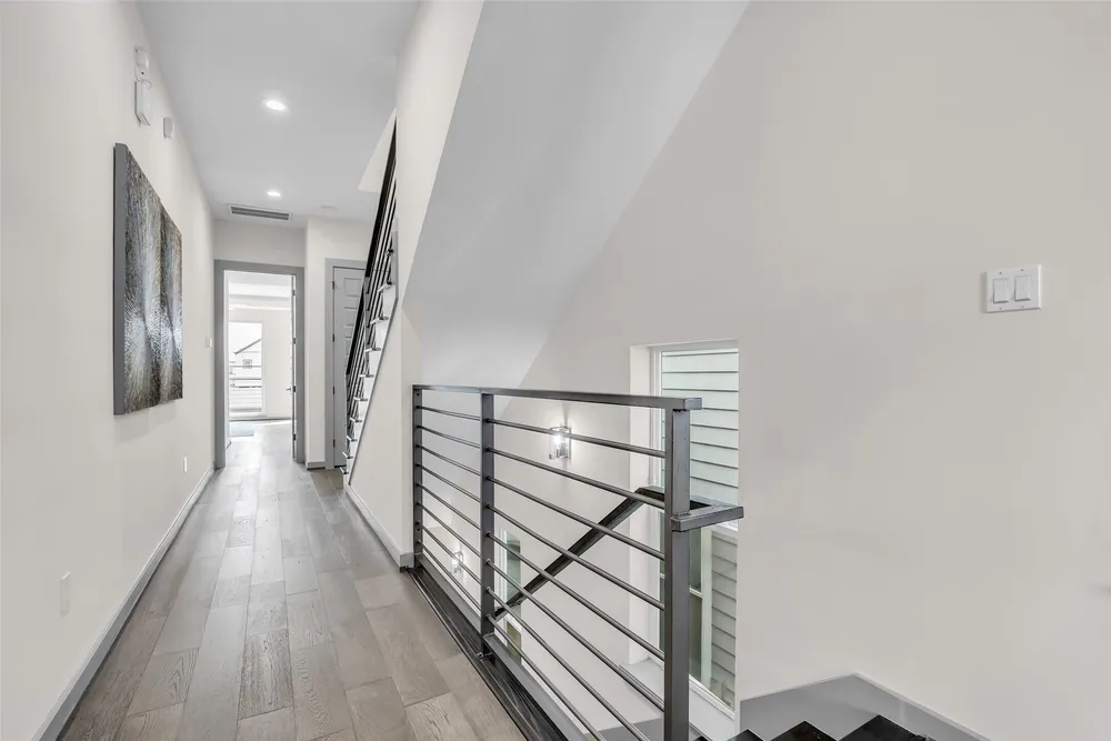 1207 E 28th St, Houston, TX 77009