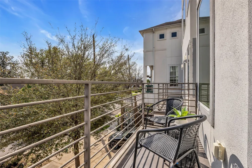 1207 E 28th St, Houston, TX 77009