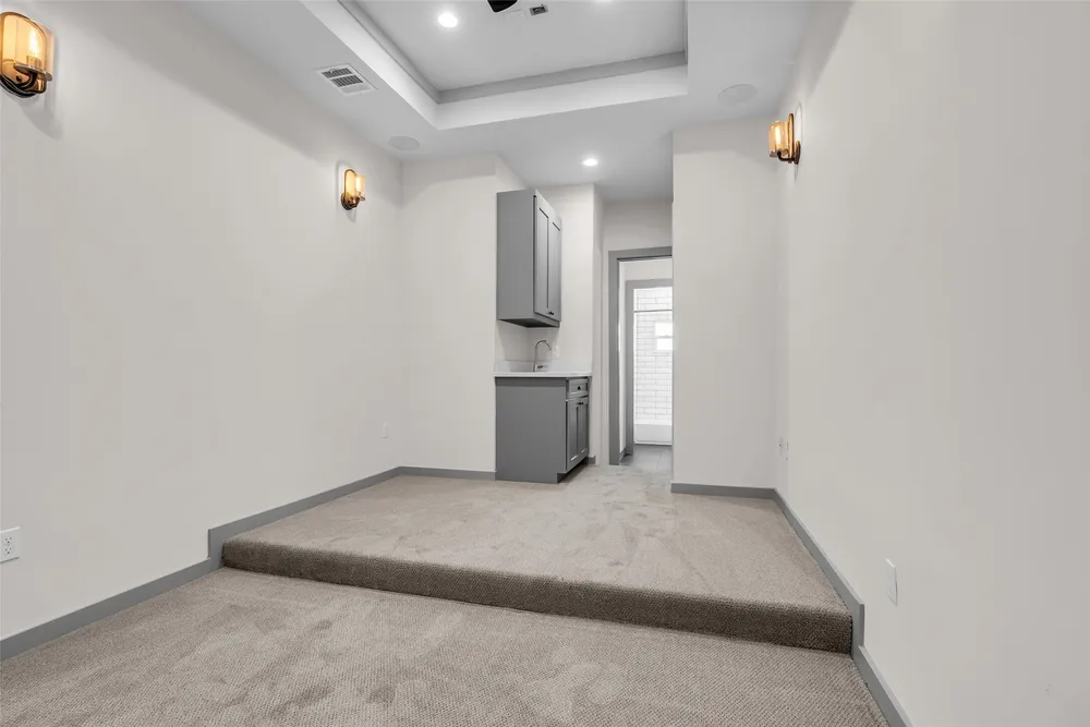 1207 E 28th St, Houston, TX 77009