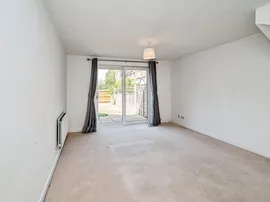 Friarscroft Way, Aylesbury thumb 3