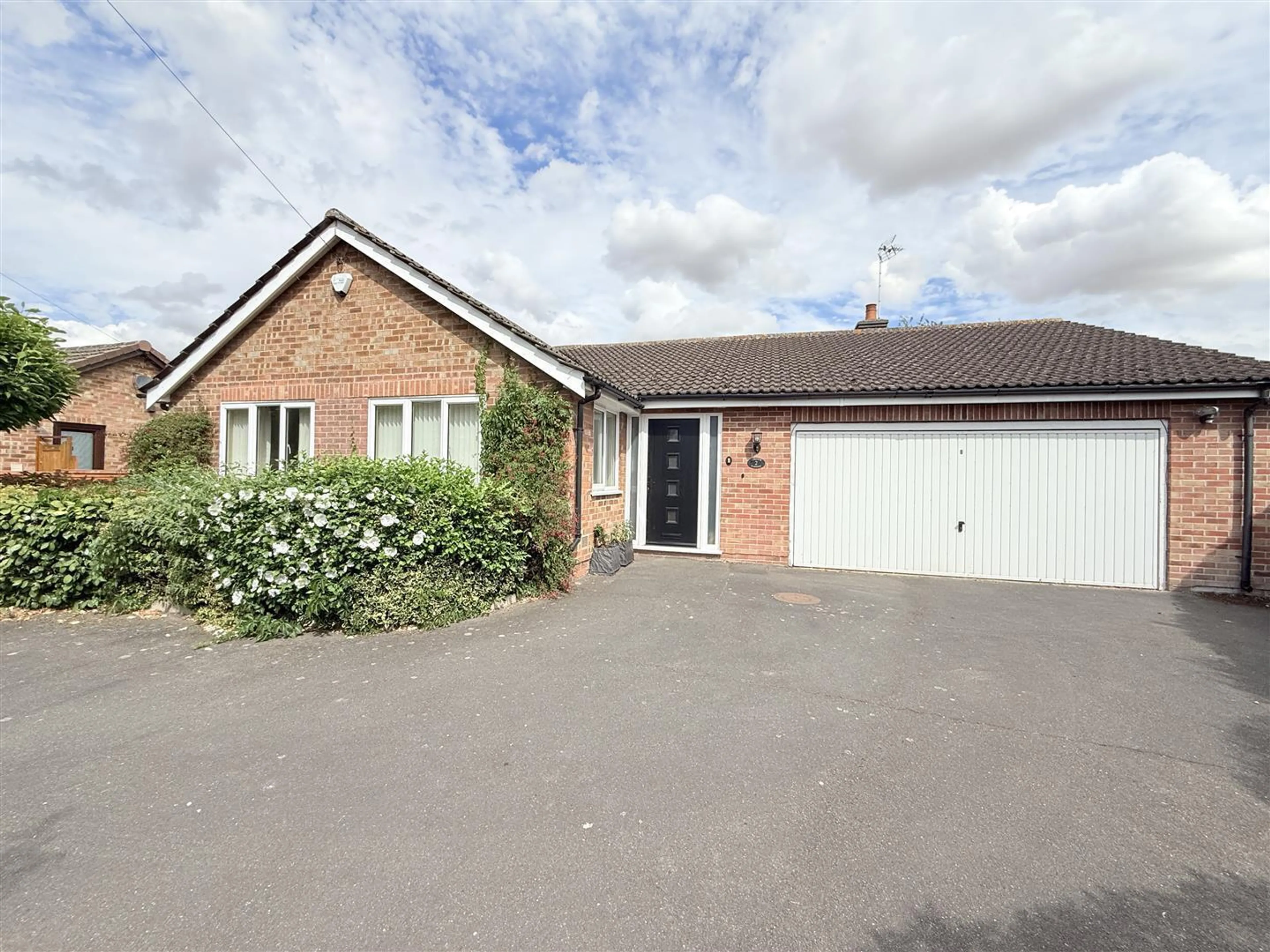Property at Lamcote Gardens, Radcliffe-On-Trent, Nottingham