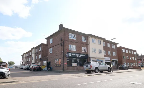 Station Road, West Horndon, CM13