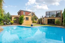 The Crescent, SHEPPERTON, TW17 photo 14