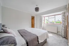 The Crescent, SHEPPERTON, TW17 photo 18