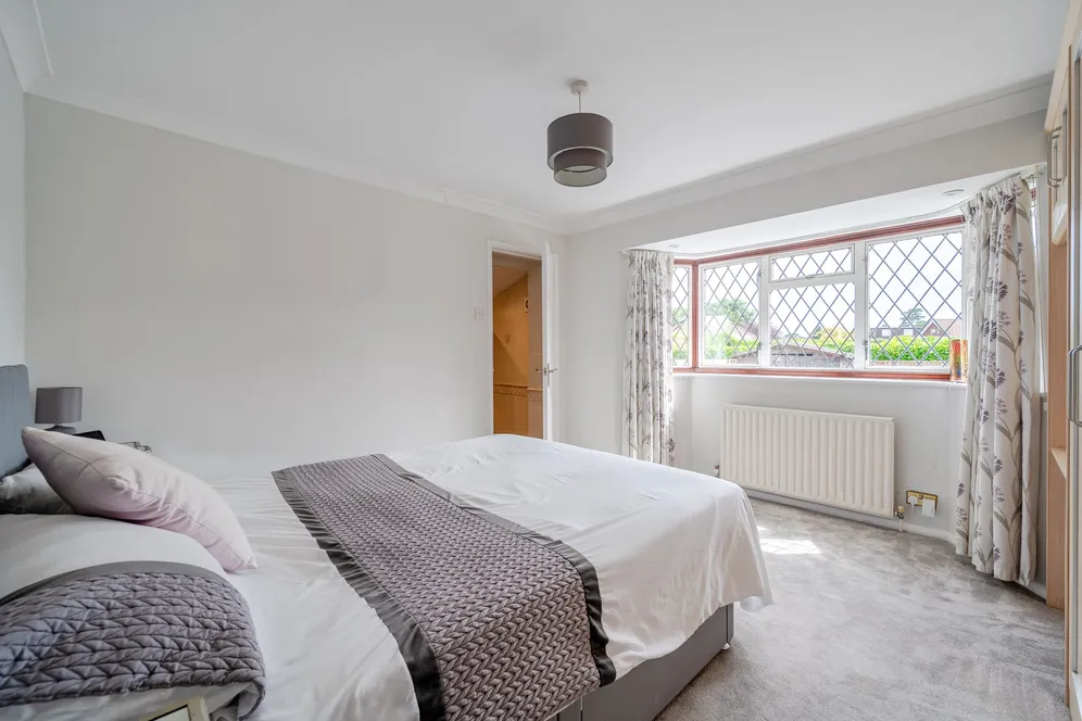 The Crescent, SHEPPERTON, TW17 photo 18