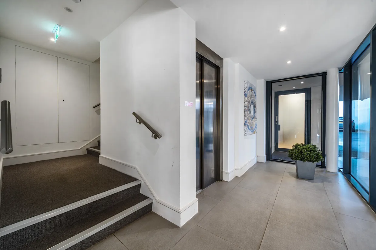 Athenaeum Road, Whetstone, N20 photo 13