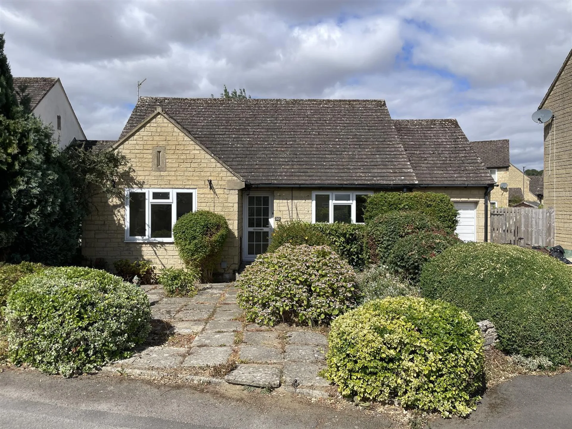 Property photo top 0