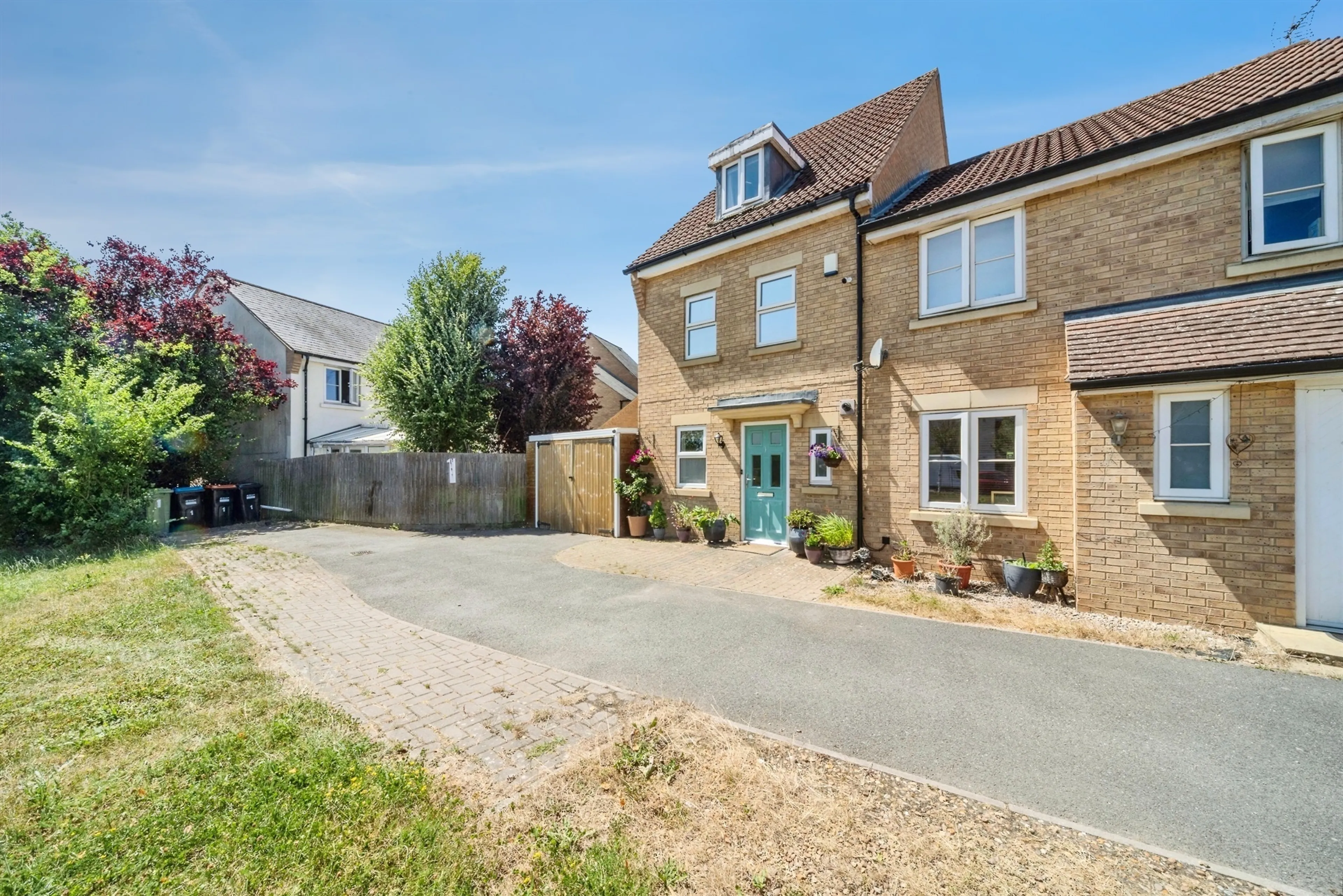 Property at Olivier Row, Oxley Park, Milton Keynes