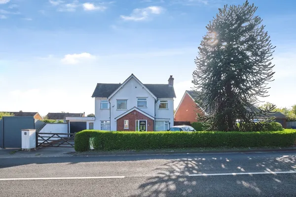 Stafford Road, Lichfield, Staffordshi...