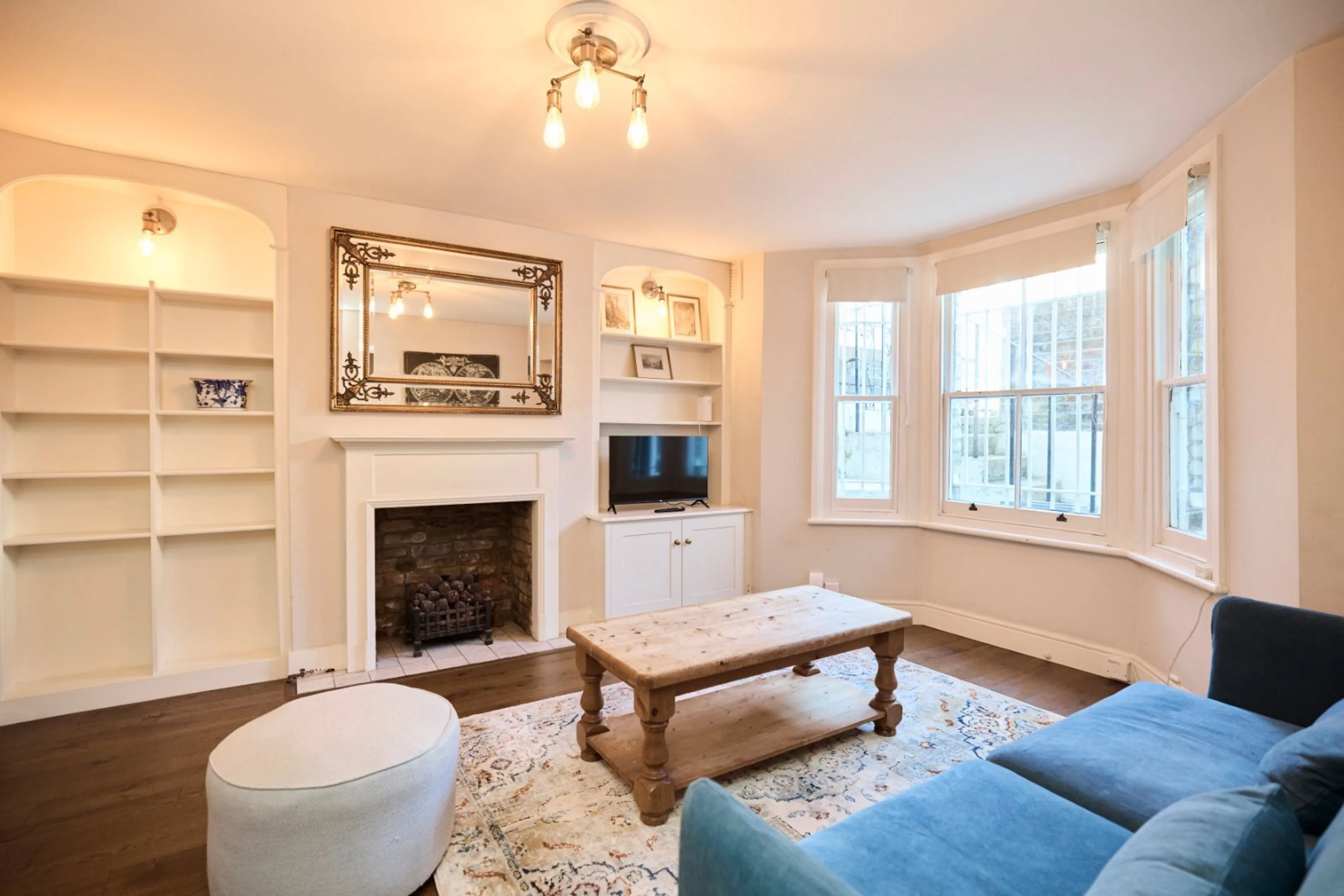 Property at Taybridge Road, Battersea, London, UK, SW11