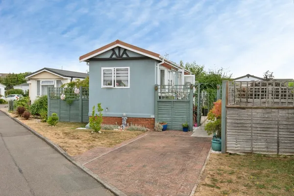 Three Star Park, Bedford Road, Lower ...