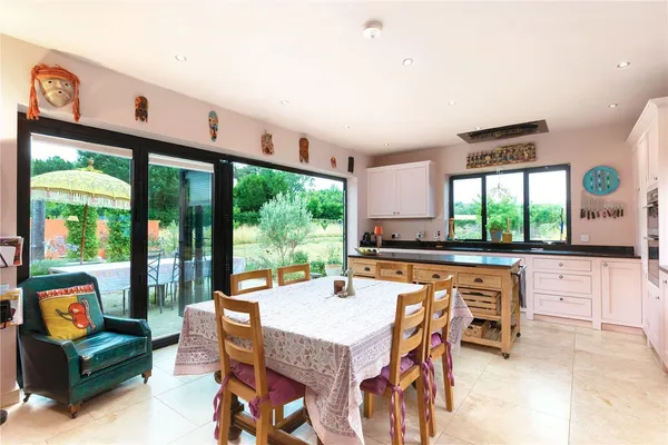 Hartfield Road, Marsh Green, TN8 photo 3