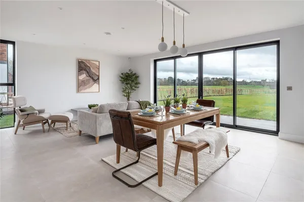 Great Moreton Park, New Road, CW12 photo 7