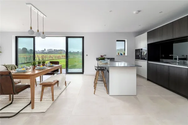 Great Moreton Park, New Road, CW12 photo 8