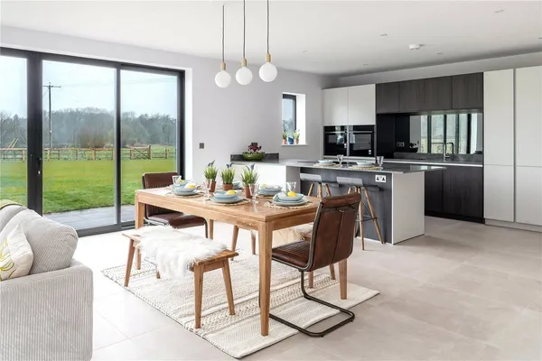 Great Moreton Park, New Road, CW12 photo 9