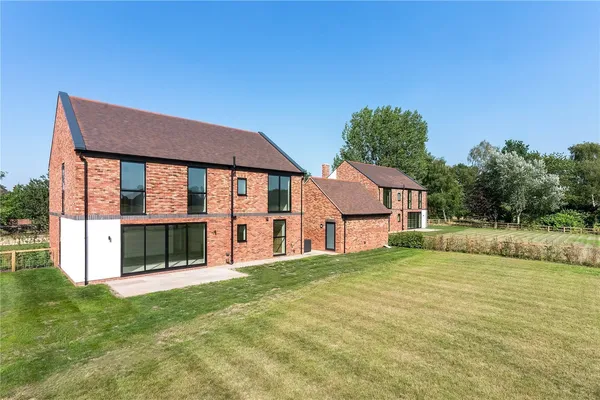 Great Moreton Park, New Road, CW12 photo 21