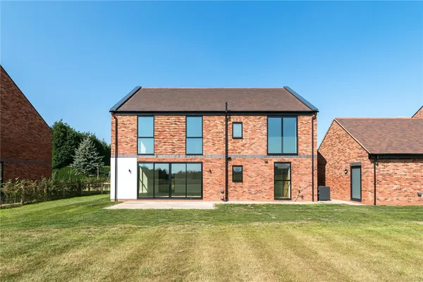 Great Moreton Park, New Road, CW12 photo 23