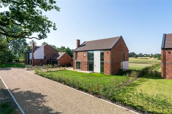 Great Moreton Park, New Road, CW12 photo 24