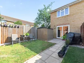 Trevithick Close, Feltham thumb 3