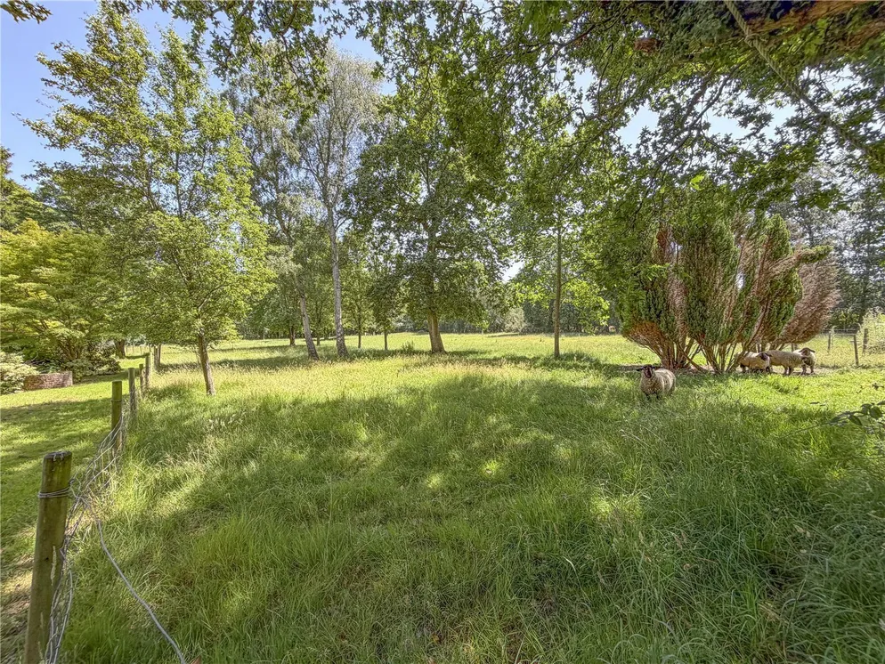 Property carousel item 20