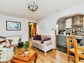 Caledonia Drive, Dibden, Southampton thumb 2