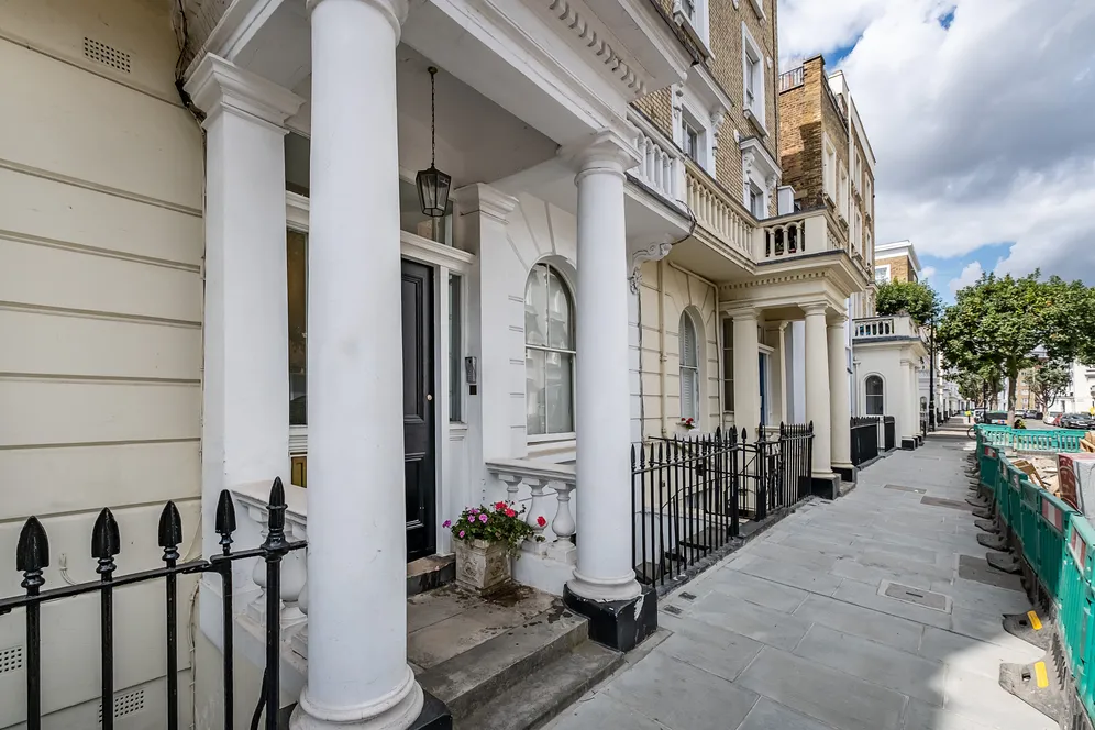 Cumberland Street, London, SW1V photo 11
