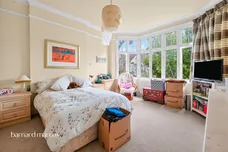 Fordhook Avenue, London