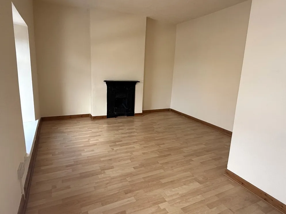 Property carousel item 6