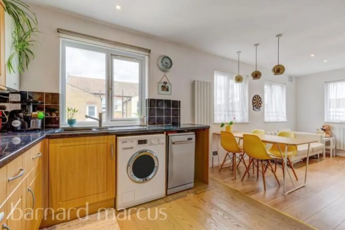 Fallsbrook Road, London
