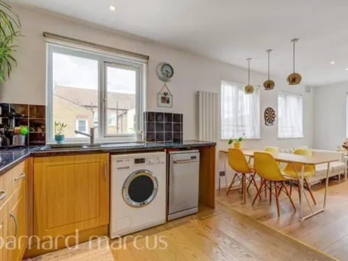 Fallsbrook Road, Londonphoto