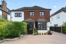Park Avenue East, Epsom