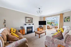 Park Avenue East, Epsom