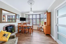 Park Avenue East, Epsom
