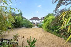 Park Avenue East, Epsom