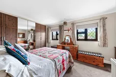 Park Avenue East, Epsom
