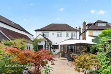 Park Avenue East, Epsom