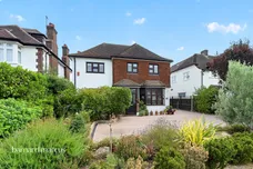 Park Avenue East, Epsom