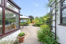 Park Avenue East, Epsom