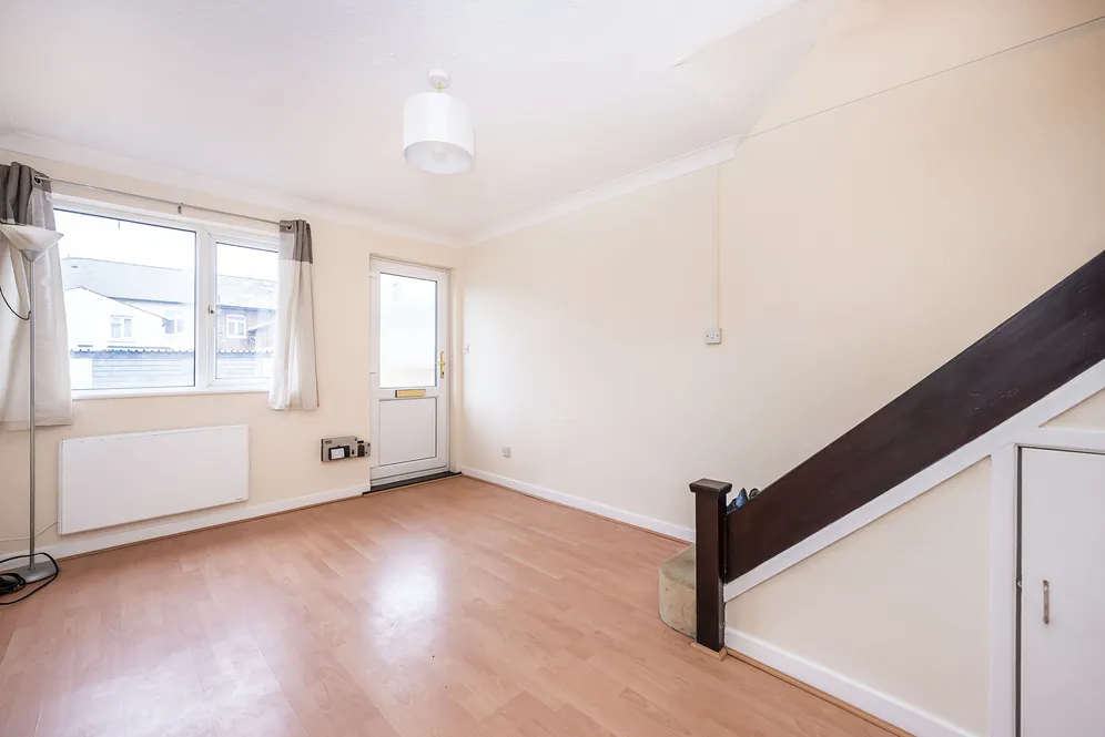 Vale Road South, Surbiton, KT6 photo 2