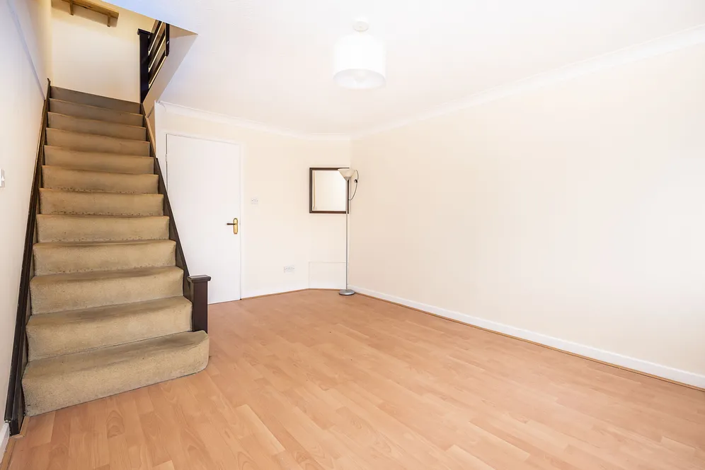 Vale Road South, Surbiton, KT6 photo 3