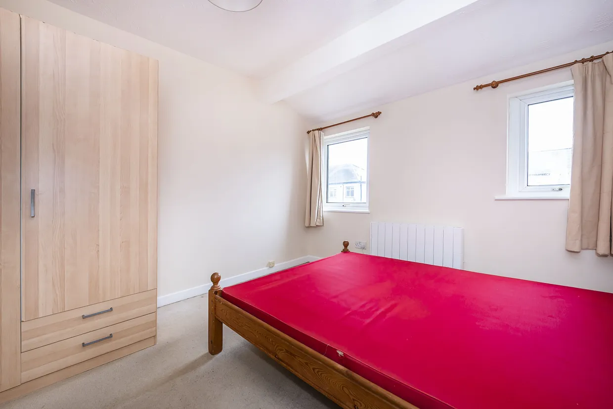 Vale Road South, Surbiton, KT6 photo 6