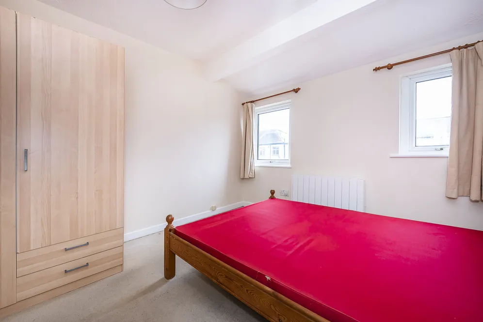 Vale Road South, Surbiton, KT6 photo 6