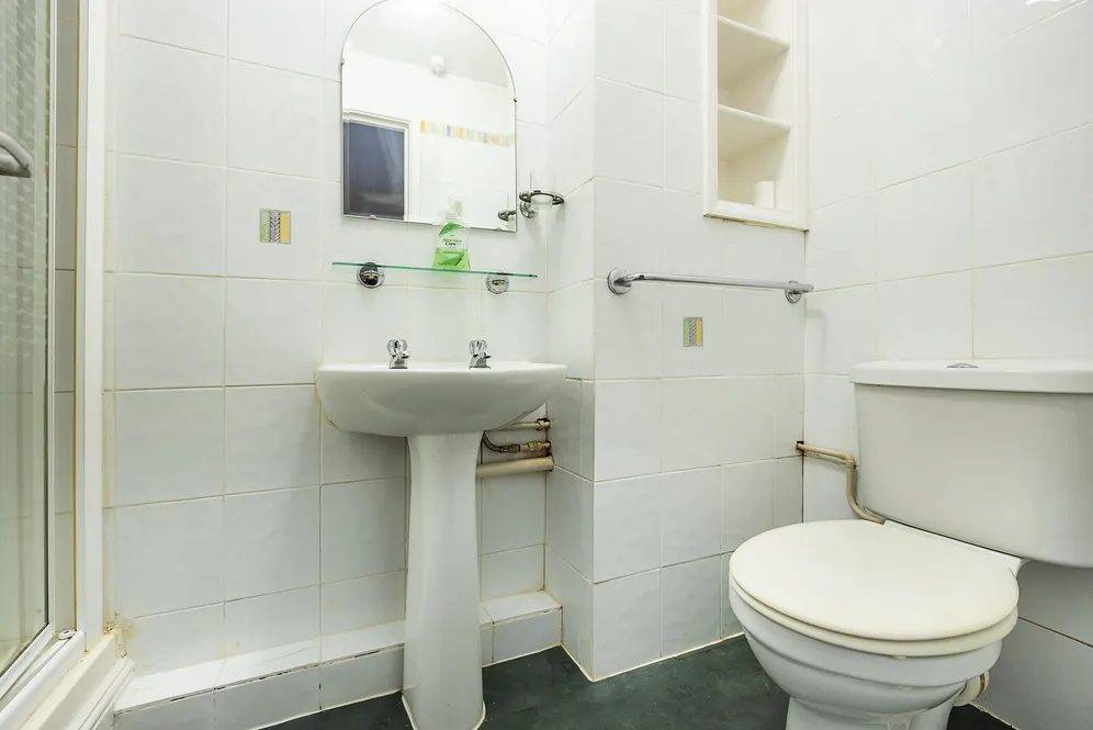 Vale Road South, Surbiton, KT6 photo 7