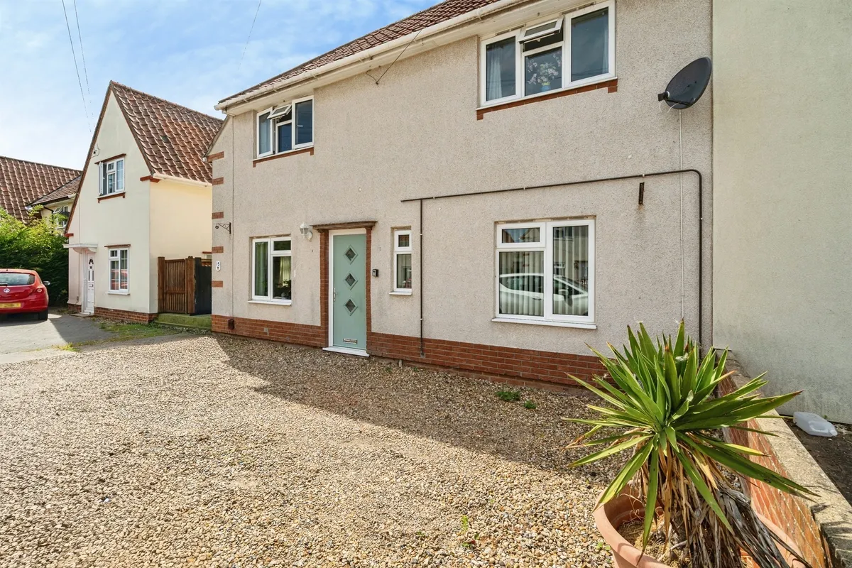 Mount Pleasant, Diss