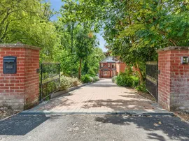 Bridge End, Colsterworth, Grantham thumb 2