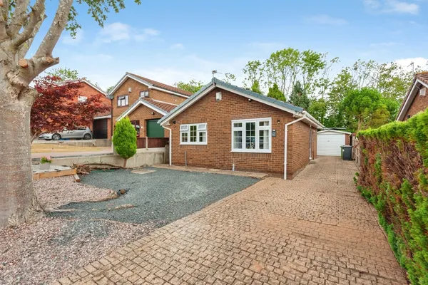 Betchworth Crescent, Beechwood, Runco...