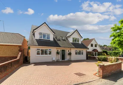 Oakwood Road, Bricket Wood, AL2
